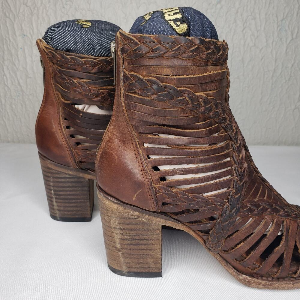 Freebird by Steven Bela Heeled Cage Sandals Boots Brown Leather Sz 7 Distressed - Picture 6 of 16